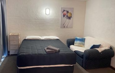 1-Bedroom Apartment